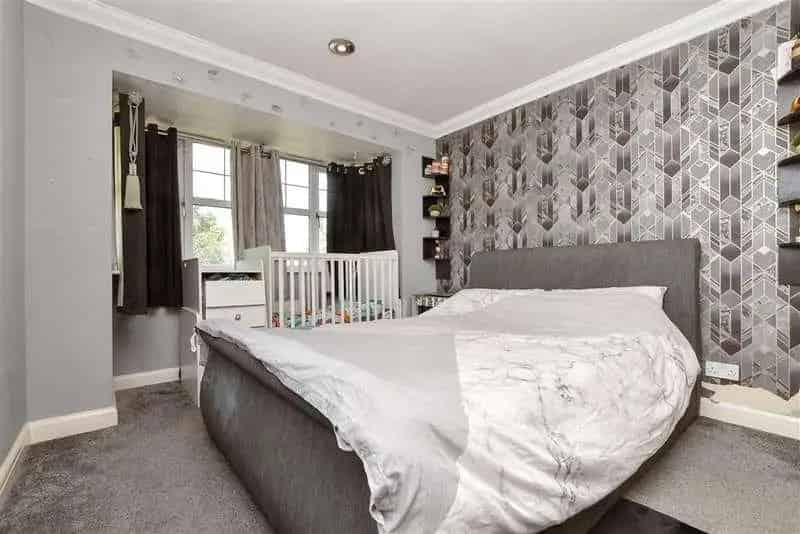 2 Bed Flat for Sale Near West Sutton Station