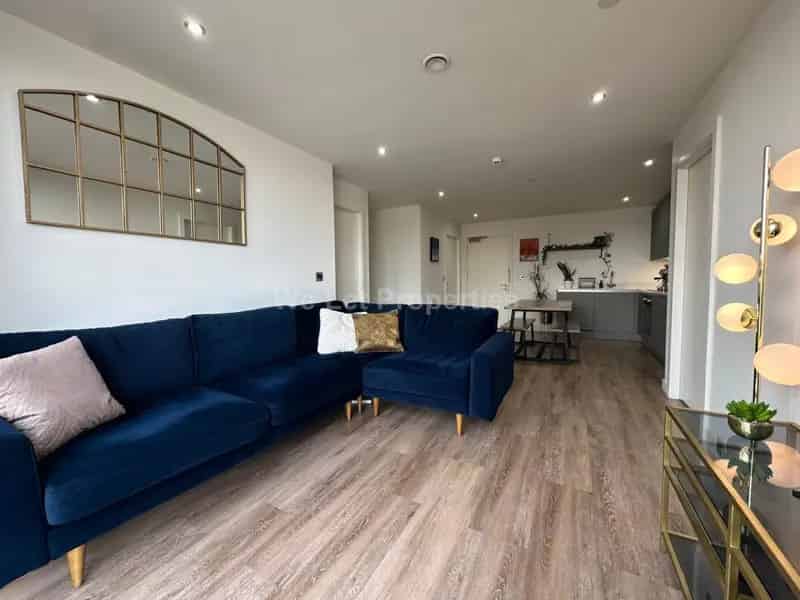 2 Bedroom Apartment House to Rent in Manchester