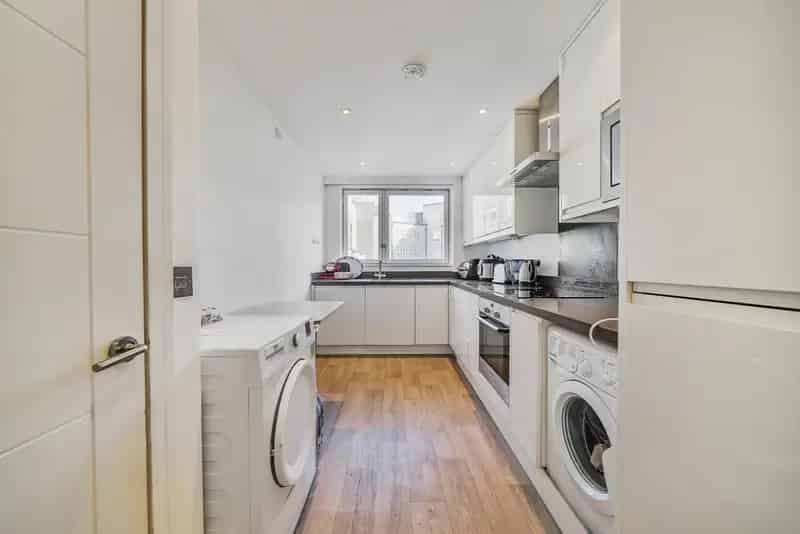 Two Bedroom Apartment near Hyde Park Paddington