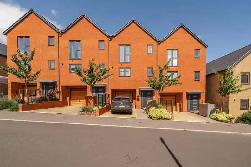 4 Bedroom Terraced House for Sale