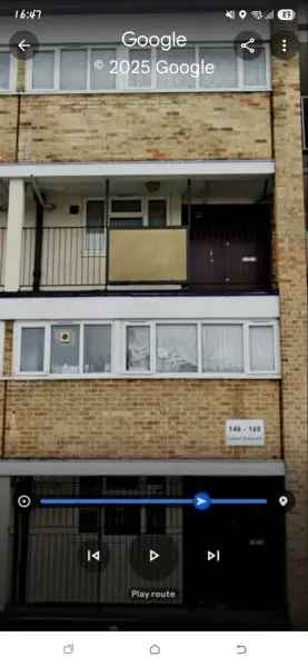 2 Bedroom Maisonette Near Green Spaces and Good Schools
