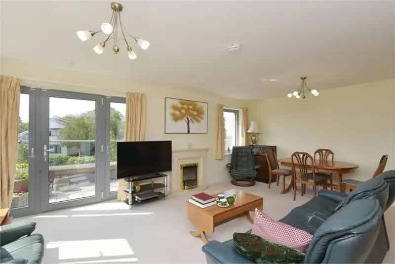 2 Bed Retirement Flat with Stunning Views