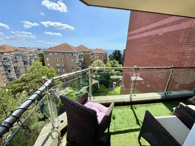 3 Bedroom Apartment for Sale Near Town Centre