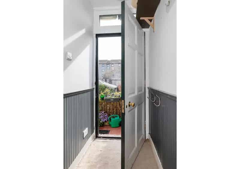 Aberdeen Top Floor Flat Exclusive Garage Modern Upgrades