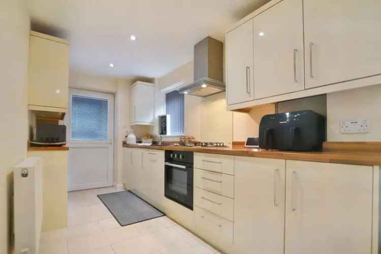 2 Bedroom Detached House For Sale