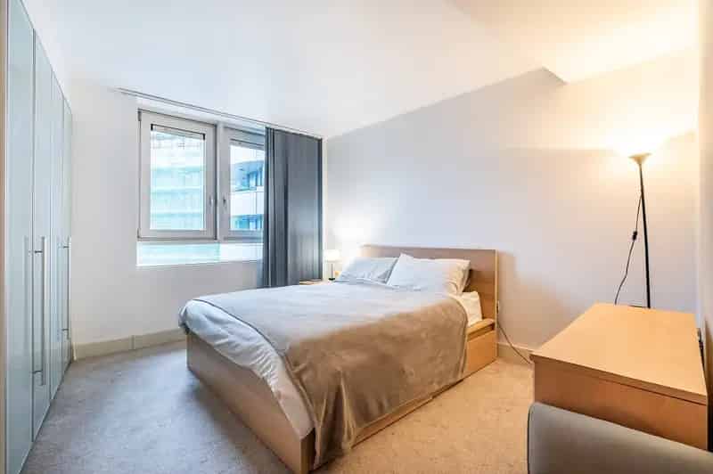 1 Bedroom Flat for Sale Paddington Basin Canal Views