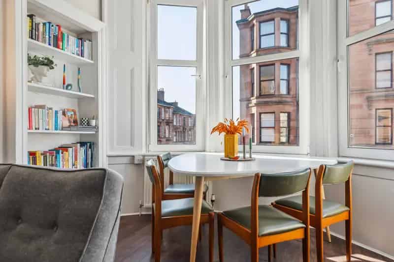Stunning 2-Bedroom Flat in West End Partick