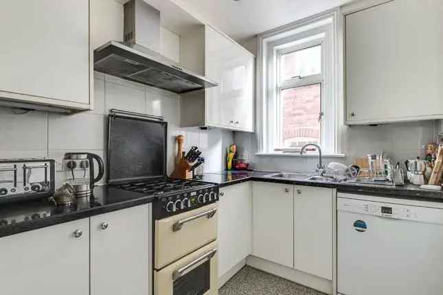 Flat for sale in Lindfield Gardens, Hampstead, London NW3