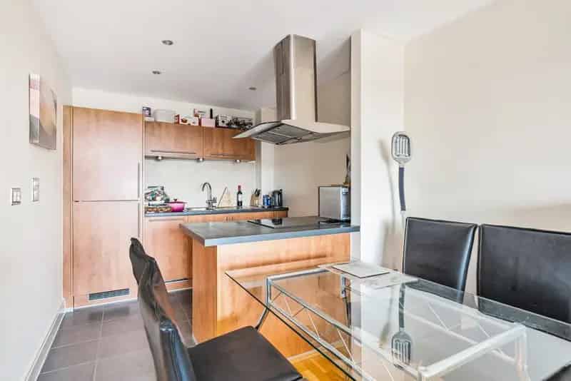 Flat For Sale , Regent's Park Road, London, England