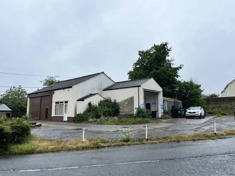 Former Automotive Workshop and Store for Sale