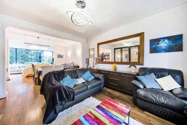 5 Bedroom House for Sale in Corringway Ealing W5