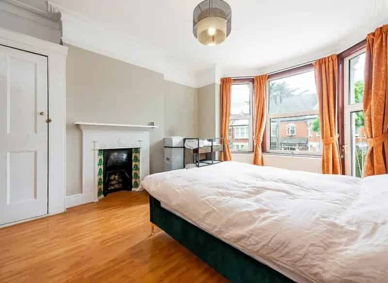 3-Bed Edwardian House with Off-Street Parking Near Schools