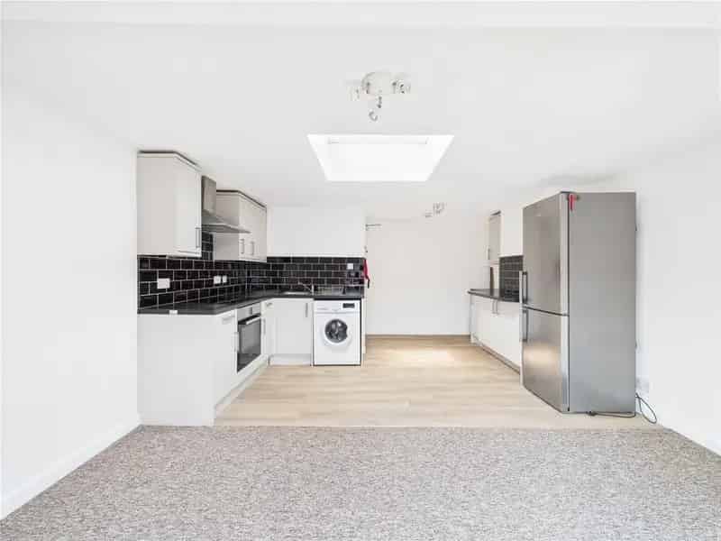 3 Bedroom Apartment to Rent Ashton BS3