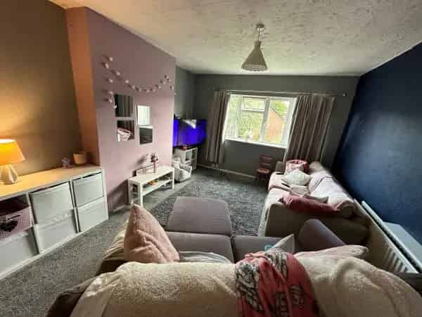 2 Bed House with Balcony and Parking Near Schools