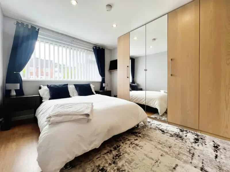 Two Bedroom Maisonette Lakeside Available June