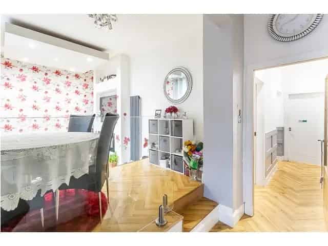 2 Bedroom Flat for Sale in Loanhead