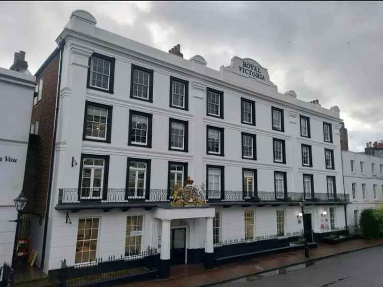 First Floor Offices in Grade II Listed Building