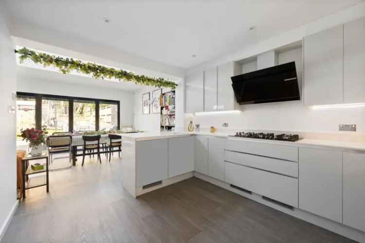 4 Bedroom Semi-Detached House for Sale