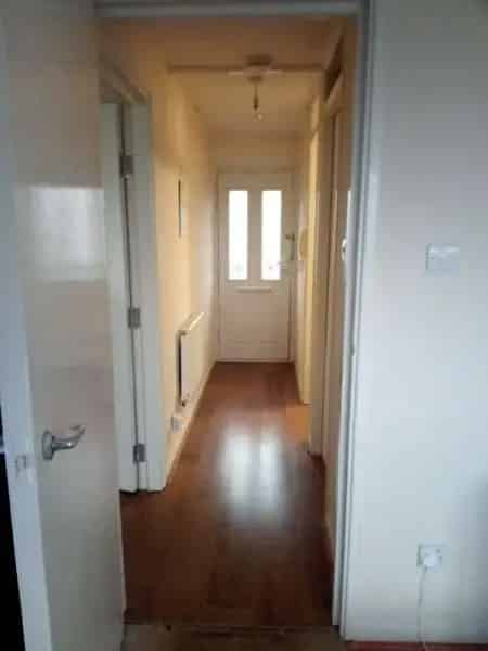 Newly Decorated 1 Bed Flat in Romford with Balcony
