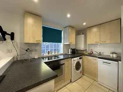39m² Studio Flat in Hayes UB4 0DL