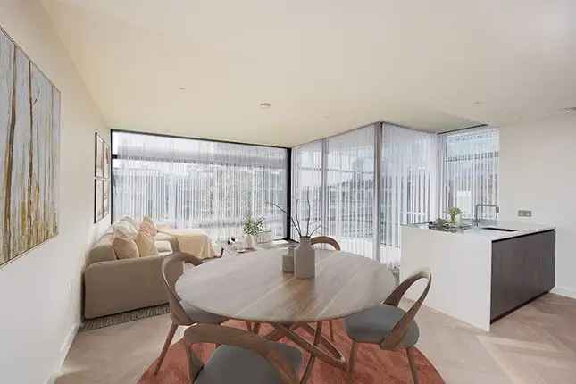 Luxury Apartment in Principal Tower EC2A