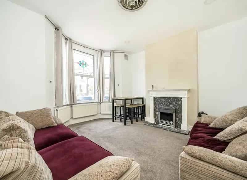 4 Bedroom Victorian House Nunhead Needs Updating Freehold