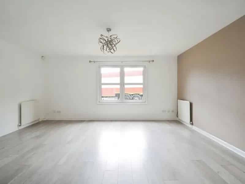 5 Bedroom House To Rent