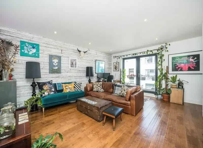 Three Double Bedroom Flat Near Victoria Park