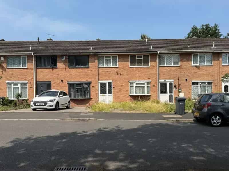 3 Bedroom Terraced House for Sale at Auction