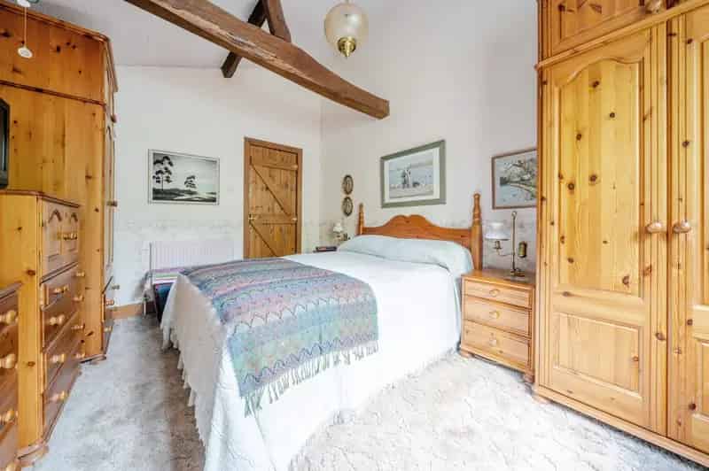 2 Bedroom Grade II Listed Cottage with Studio