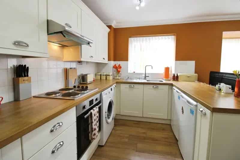 1 Bedroom End of Terrace House For Sale