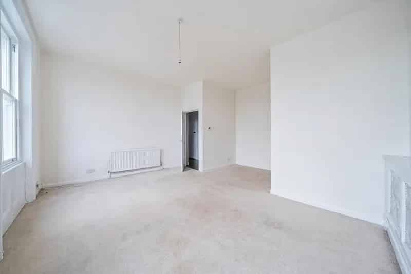 Flat For Sale , London, England