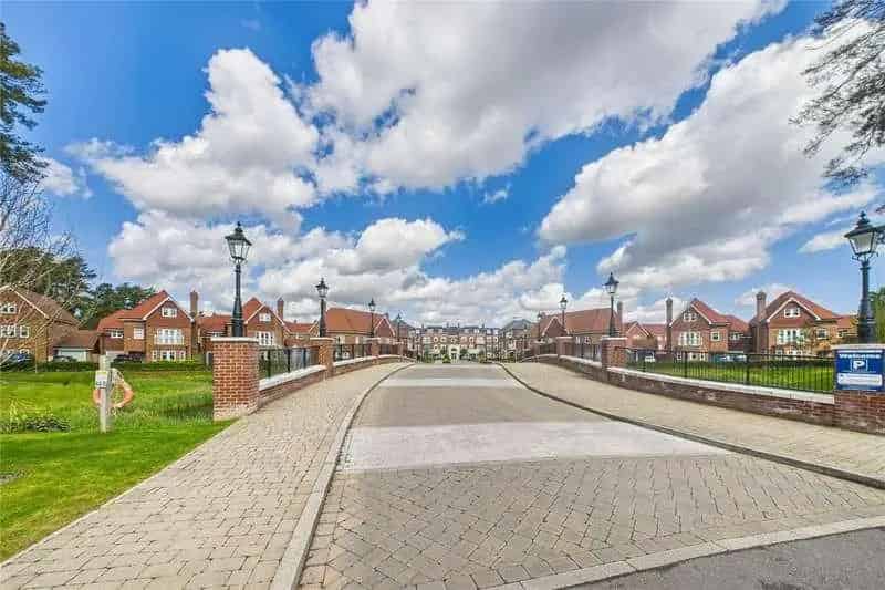 2 Bed Flat for Sale in Hartland Village