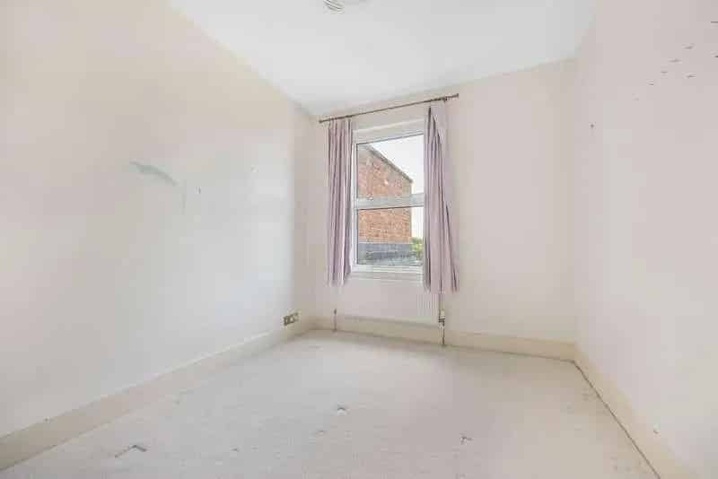 2 Bed Semi-Detached House for Sale in Leckhampton