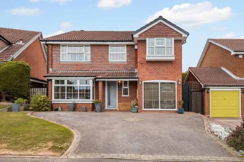 5 Bedroom Detached House For Sale