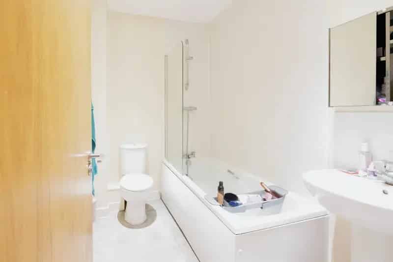 Five Bedroom Mid Terraced House with Off Road Parking