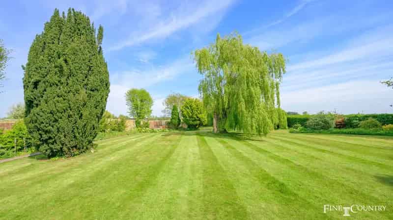 7 Bedroom Detached House Holbeach Hurn Large Family Home