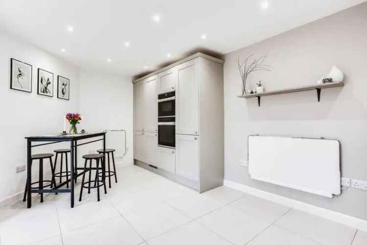 3 Bedroom Detached House for Sale Chapelthorpe WF4
