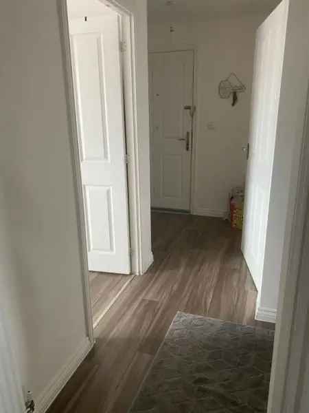 Flat For Rent in Worthing, England