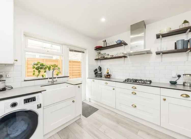 Maisonette For Sale in 40, Merton Hall Road, London, England