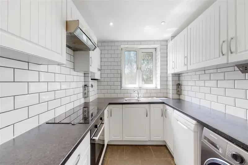 5 Bedroom Apartment Near City - Family or Professional Home
