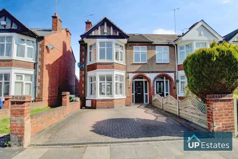 4 Bedroom End of Terrace House for Sale