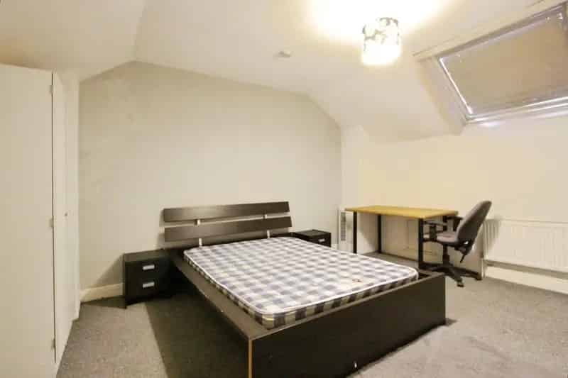 34 Bedroom House for Sale Ideal for First Time Buyers or Investors