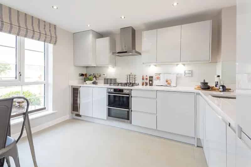 4 bed house for sale