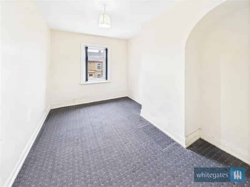 3 Bedroom Terraced House Near Duckworth Lane