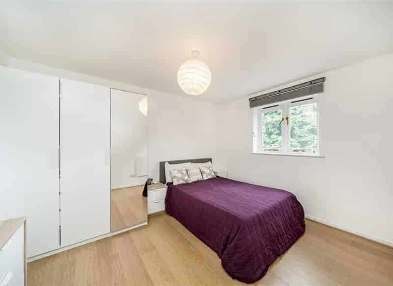 Modern One Bedroom Flat with Parking