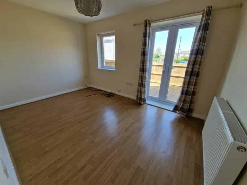 1 Bedroom Flat for Sale Near Amenities and Transport