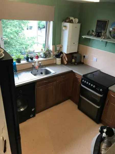 Large Flat with New Kitchen and Bathroom Near Schools