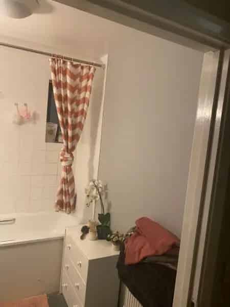 2 Bed Flat SE1 5ZT New Build Balcony Parking