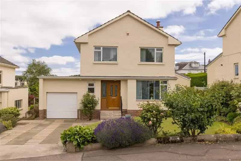 4 Bed Detached House with 2 Reception Rooms and Large Garden